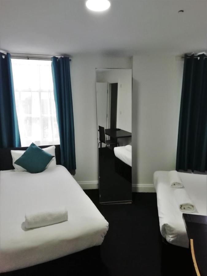 Hotel The Bank à Barking  Extérieur photo