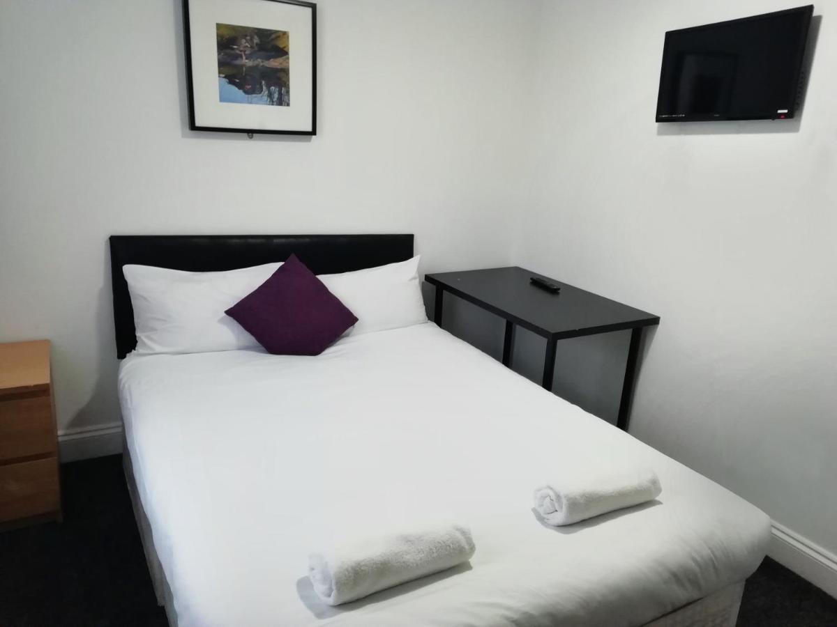 Hotel The Bank à Barking  Extérieur photo