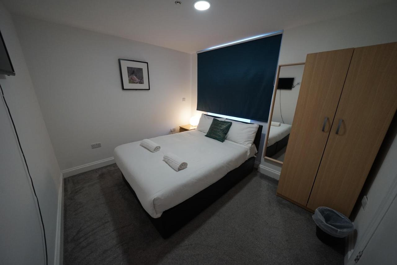 Hotel The Bank à Barking  Extérieur photo